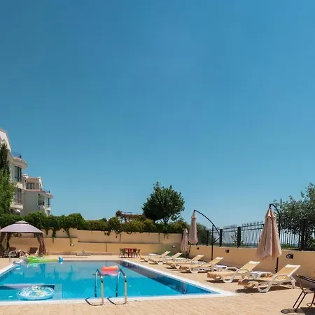 アパート Horizon 20 'б'