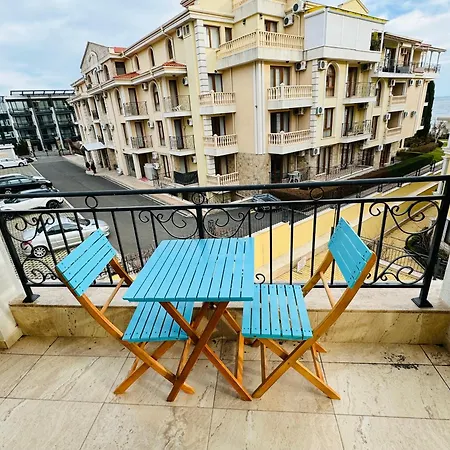 アパート Horizon 20 'б' *